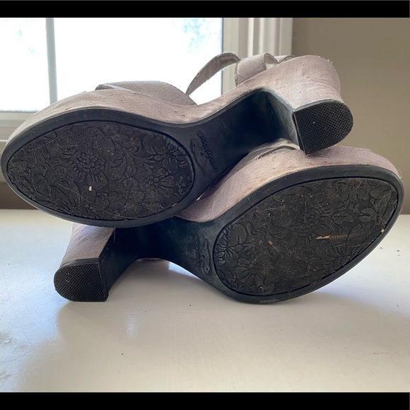 Rocket Dog Silver Silk platform Heels 8 - Picture 4 of 4